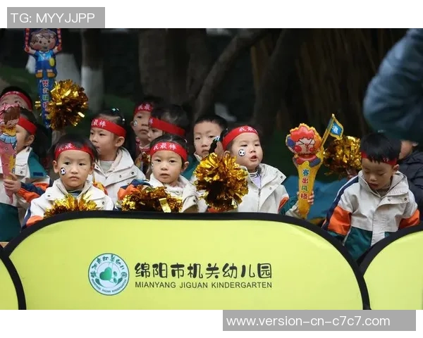 幼儿足球英雄舞蹈视频展现小小运动员的激情与活力,快乐成长的精彩瞬间